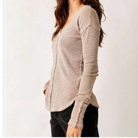 Free People/ We the Free washed out mauve long sleeve ribbed & waffle V-neck MED - Picture 3 of 15